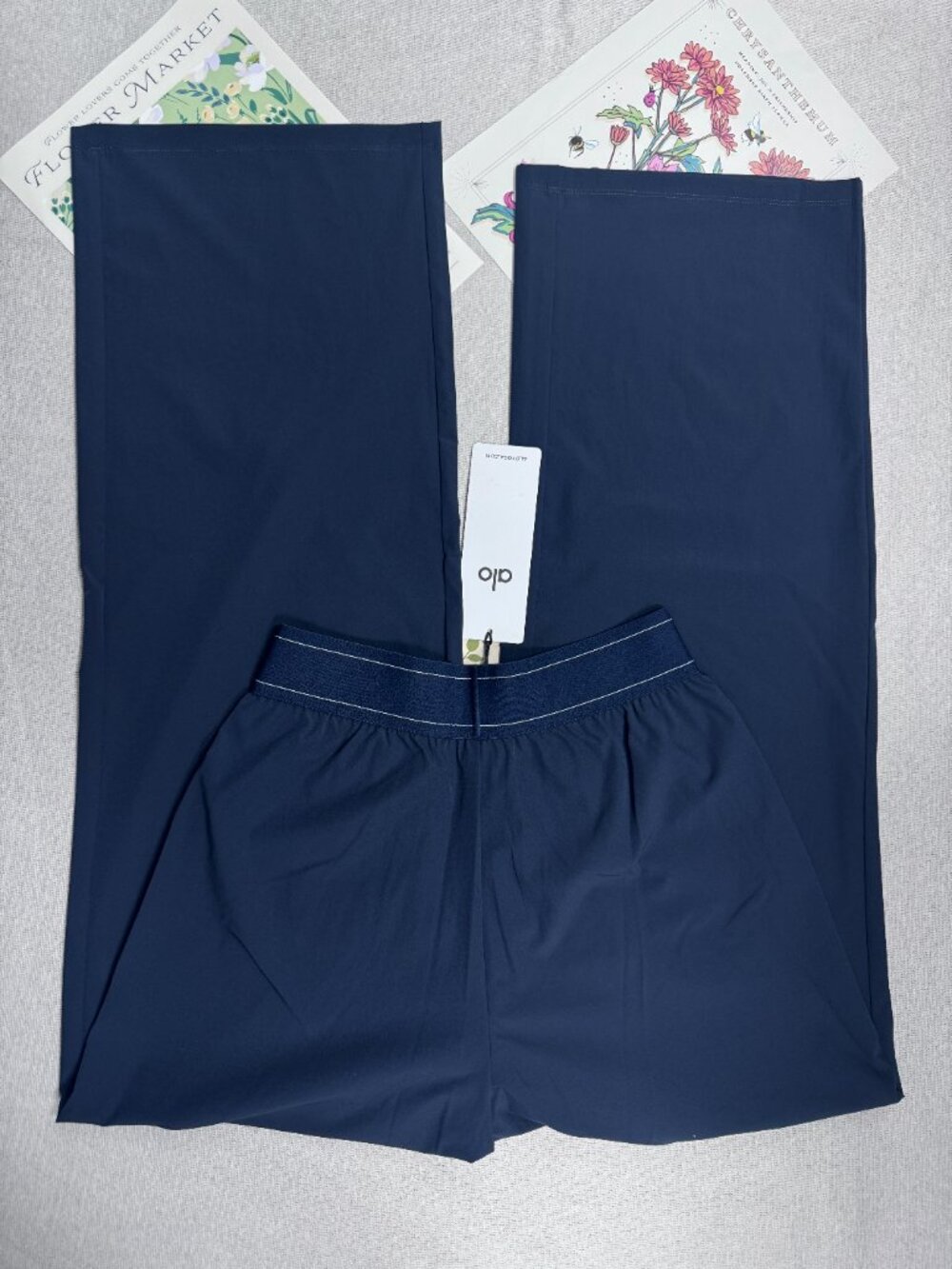✨ NWT Alo Yoga Suit Up Trouser Navy ☁️ Wide Leg Pants 🤍 Regular 30" Athleisure - Picture 3 of 9